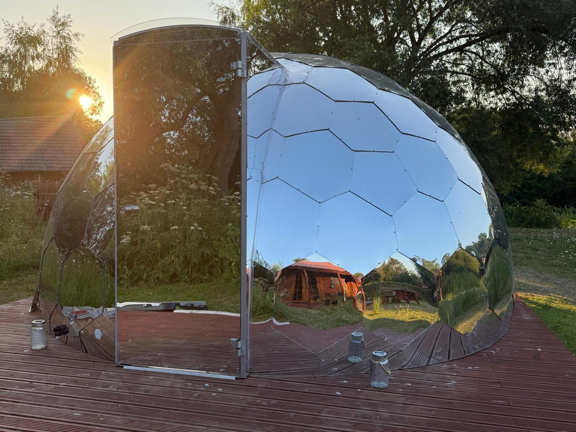 Acorn Glade Glamping York Villa — Photos 2